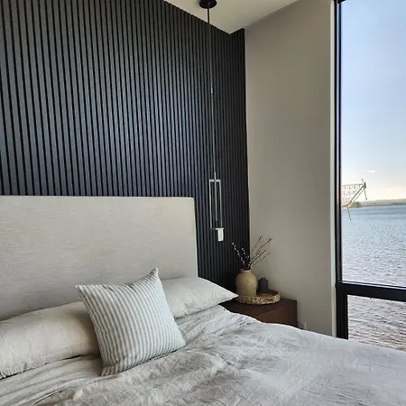 Summerland-mamaia Beautiful Penthouse *