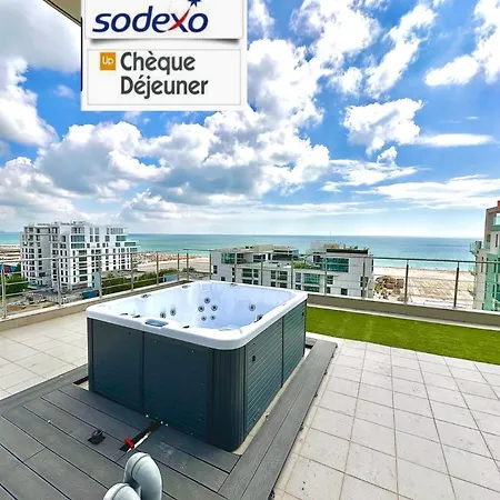 Summerland-mamaia Beautiful Penthouse Apartment *