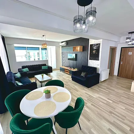 Apartment Summerland-mamaia Beautiful Penthouse Mamaia