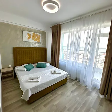 Apartment Summerland-mamaia Beautiful Penthouse Mamaia