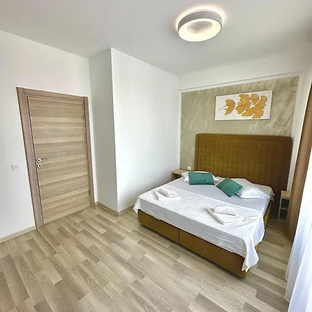 Apartment Summerland-mamaia Beautiful Penthouse *