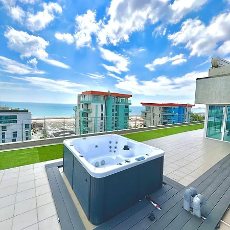 Summerland-mamaia Beautiful Penthouse * Mamaia