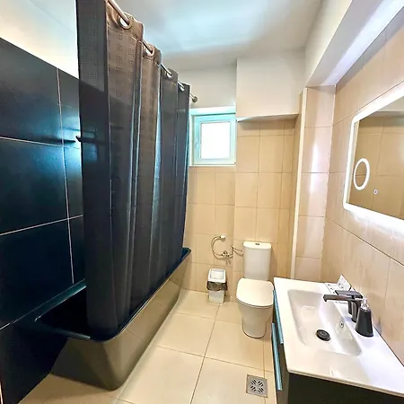 Summerland-mamaia Beautiful Penthouse Apartment *